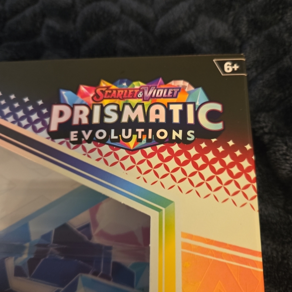 Pokemon TCG SV8.5 Prismatic Evolutions Poster Collection Box Factory Sealed - Picture 2 of 3